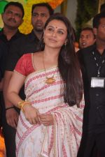 Rani Mukherjee at Esha Deol_s wedding in Iskcon Temple on 29th June 2012 (247).JPG