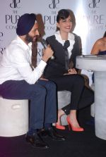 Sonam Kapoor at the launch of Pure Concept in Mumbai on 29th June 2012 (26).JPG
