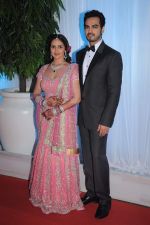 Esha Deol, Bharat Takthani at Esha Deol_s wedding reception in five-star hotel,Mumbai on 30th June 2012 (36).JPG