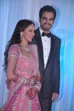 Esha Deol, Bharat Takthani at Esha Deol_s wedding reception in five-star hotel,Mumbai on 30th June 2012 (56).JPG