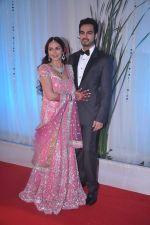 Esha Deol, Bharat Takthani at Esha Deol_s wedding reception in five-star hotel,Mumbai on 30th June 2012 (59).JPG