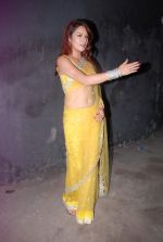 Udita Goswami on location of film Mere Dost Picture Abhi Baki Hain in Kandivali, Mumbai on 30th June 2012 (60).JPG