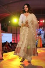  at Pidilite presents Manish Malhotra, Shaina NC show for CPAA in Mumbai on 1st July 2012 (169).JPG