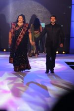  at Pidilite presents Manish Malhotra, Shaina NC show for CPAA in Mumbai on 1st July 2012 (26).JPG