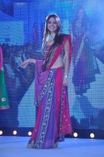  at Pidilite presents Manish Malhotra, Shaina NC show for CPAA in Mumbai on 1st July 2012 (6).JPG