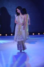  at Pidilite presents Manish Malhotra, Shaina NC show for CPAA in Mumbai on 1st July 2012 (81).JPG