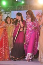 Diana Hayden at Pidilite presents Manish Malhotra, Shaina NC show for CPAA in Mumbai on 1st July 2012 (71).JPG