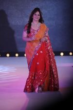 Kiran Bawa at Pidilite presents Manish Malhotra, Shaina NC show for CPAA in Mumbai on 1st July 2012 (46).JPG