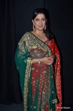 Smriti Irani at Pidilite presents Manish Malhotra, Shaina NC show for CPAA in Mumbai on 1st July 2012  (113).JPG