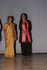 Mrinal Kulkarni at press meet for movie based on Baba Amte in Dadar, Mumbai on 4th July 2012 (13).JPG