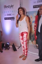Deepika padukone unveils Melange by Lifestyle ethnic Cocktail FILM look in Phoenix Mill on 5th July 2012 (1).JPG