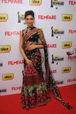Deepika Padukone at the Red Carpet of _59th !dea Filmfare Awards 2011_ (South) on 8th July at Jawaharlal Nehru indoor stadium, Chennai...jpg