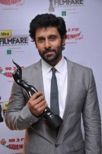 Vikram received Critic Awards Male at the _59th !dea Filmfare Awards 2011_ (South) on 8th July at Jawaharlal Nehru indoor stadium, Chennai..jpg