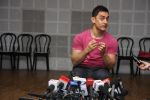 Aamir Khan at SMJ press conference in Yashraj Studio on 11th July 2012 (95).JPG