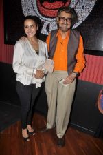 Apyque padamsee, Sharon Prabhakar at Ash Chandler_s play premiere in Comedy Store, Mumbai on 11th July 2012 (5).JPG