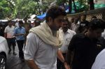 Abhishek Bachchan at Dara Singh funeral in Mumbai on 12th July 2012 (30).JPG