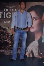 Salman Khan at Ek Tha Tiger song first look in Mumbai on 12th July 2012 (43).JPG