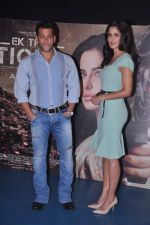 Salman Khan, Katrina Kaif at Ek Tha Tiger song first look in Mumbai on 12th July 2012 (158).JPG