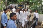 Vindu Dara Singh at Dara Singh funeral in Mumbai on 12th July 2012 (100).JPG