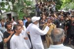 Vindu Dara Singh at Dara Singh funeral in Mumbai on 12th July 2012 (103).JPG