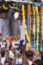 Vindu Dara Singh at Dara Singh funeral in Mumbai on 12th July 2012 (115).JPG