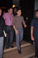 Aamir Khan at trade analyst Amod Mehra_s birthday in Andheri on 13th July 2012 (1).JPG