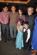 Aamir Khan at trade analyst Amod Mehra_s birthday in Andheri on 13th July 2012 (18).JPG