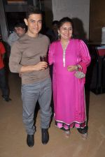 Aamir Khan at trade analyst Amod Mehra_s birthday in Andheri on 13th July 2012 (33).JPG