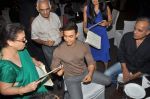 Aamir Khan at trade analyst Amod Mehra_s birthday in Andheri on 13th July 2012 (38).JPG