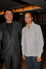 Anu Malik, Ratan Jain at trade analyst Amod Mehra_s birthday in Andheri on 13th July 2012 (42).JPG