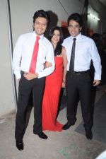 Tusshar Kapoor, Ekta Kapoor, Riteish Deshmukh at the Promotion of Kyaa Super Kool Hain Hum in Mumbai on 13th July 2012 (7).JPG