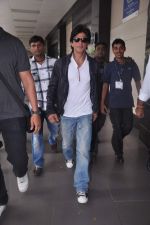 Shahrukh Khan returns from London after 2 months on 16th July 2012 (2).JPG