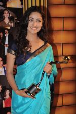 Yami Gautam at the 5th Boroplus Gold Awards in Filmcity, Mumbai on 14th July 2012 (2).JPG