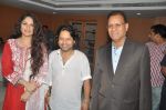 Gracy Singh, Kailash Kher at Murari Bapu press Meet in the Shankh Hall of Iskcon, Juhu on 18th July 2012 (39).JPG