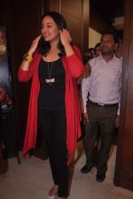 Sonakshi Sinha promotes Joker in Bandra,Mumbai on 20th July 2012 (7).JPG