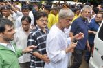 at Rajesh Khanna_s Funeral in Mumbai on 19th July 2012 (162).JPG