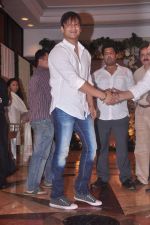Vivek Oberoi at Rajesh Khanna chautha in Mumbai on 21st July 2012 (146).JPG