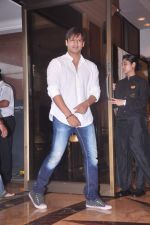 Vivek Oberoi at Rajesh Khanna chautha in Mumbai on 21st July 2012 (148).JPG