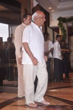 Yash Chopra at Rajesh Khanna chautha in Mumbai on 21st July 2012 (92).JPG