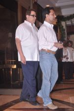 at Rajesh Khanna chautha in Mumbai on 21st July 2012 (125).JPG