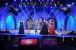 Genelia D Souza, Vishal Malhotra at the Finale of UTVstars Lux The Chosen One on 25th July 2012 (11).jpg