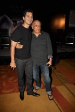 Dino Morea, Mahesh Bhatt at Jism 2 Press Conference in Grand Hyatt, Mumbai on 26th July 2012 (33).JPG