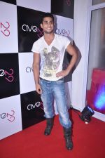Prateik Babbar at Ave 29 Event Gallery Opening in Hughes Road on 27th July 2012 (173).JPG