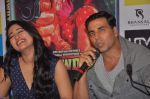 Akshay Kumar, Sonakshi Sinha at Rowdy Rathore DVD launch in Crossword, Mumbai on 28th July 2012 (117).JPG