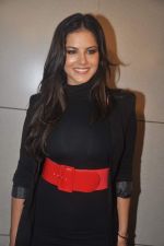 Sunny Leone snapped at airport in Mumbai on 28th July 2012 (48).JPG