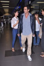 Arjun Rampal return from Holiday in Mumbai on 30th July 2012 (5).JPG