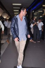 Arjun Rampal return from Holiday in Mumbai on 30th July 2012 (6).JPG