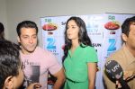 Salman Khan, Katrina Kaif on the sets of Lil Masters in Famous,Mumbai on 30th July 2012 (19).JPG