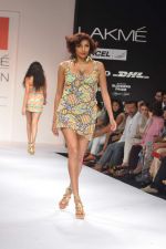 Model walk the ramp for Pia Pauro show at Lakme Fashion Week Day 1 on 3rd Aug 2012 (158).JPG