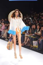 Model walk the ramp for Pia Pauro show at Lakme Fashion Week Day 1 on 3rd Aug 2012 (96).JPG